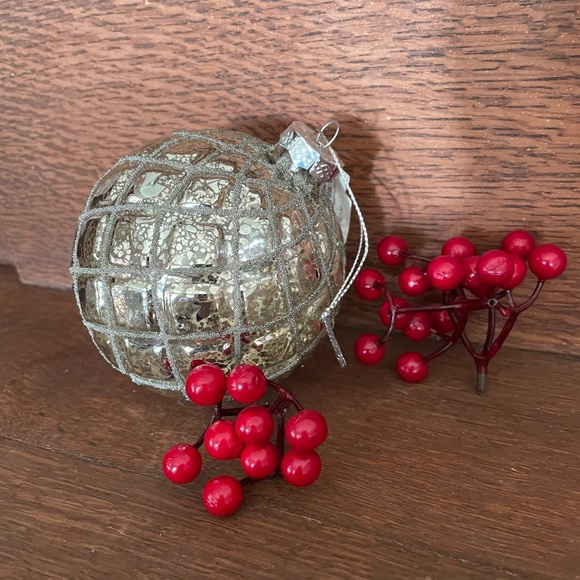 Z GALLERIE BEADED MERCURY GLASS BALL ORNAMENTS (SET OF 4) - Picture 5 of 8